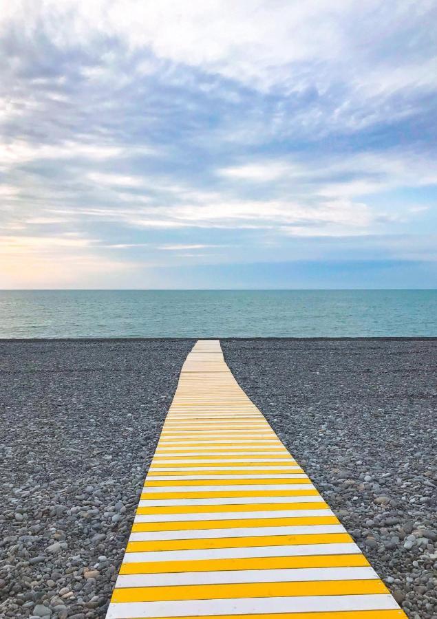 Batumi Sea Line Aparthotel Exterior foto
