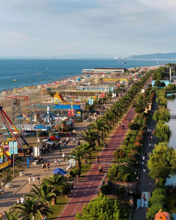 Batumi Sea Line Aparthotel Exterior foto